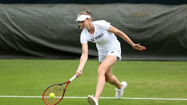 Les rebonds délicats sur l'herbe peuvent nécessiter une invention sur vos coups