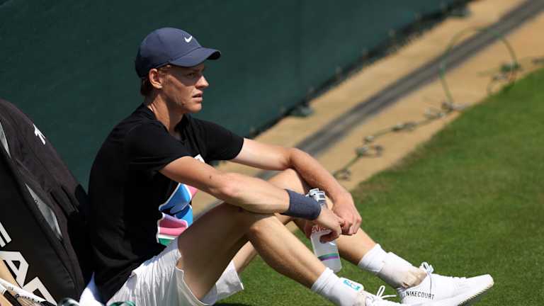 Jannik Sinner pourrait-il faire comme Roger Federer et remporter le doublé Halle-Wimbledon ?