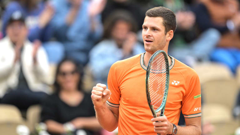 Hurkacz fera désormais partie du Top 8 à Wimbledon, où il a atteint sa première demi-finale du Grand Chelem en 2021.