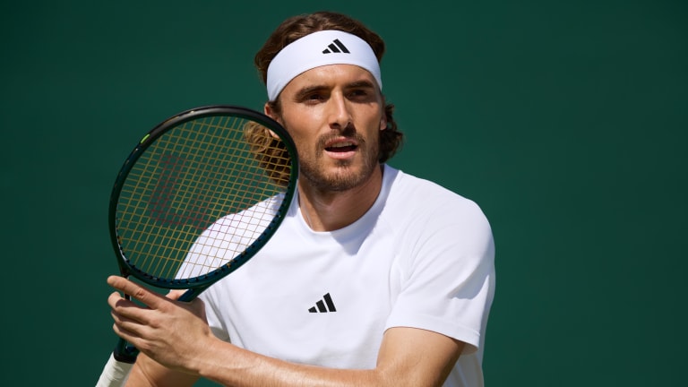Stefanos Tsitsipas dans le t-shirt Airchill Freelift
