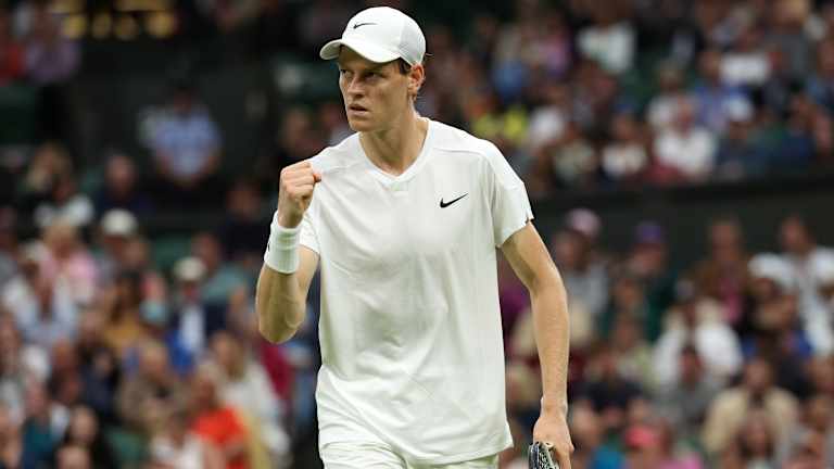 « Il faut évidemment du courage pour tenter certains coups. Je me force à le faire », explique Sinner.