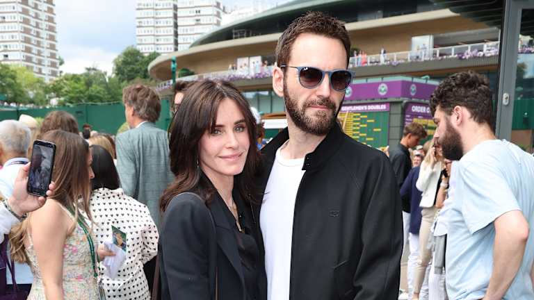 Elle sera là pour toi ! "Amis" La star Courteney Cox faisait partie de la foule des célébrités.