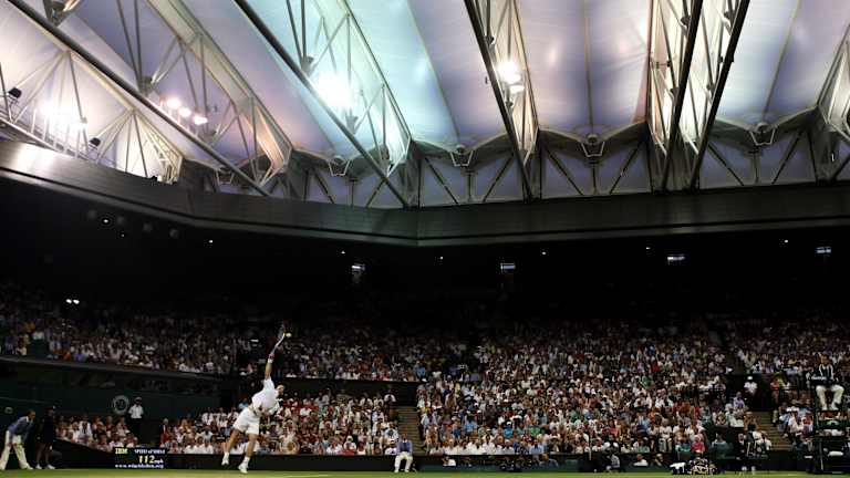 Wimbledon est désormais le seul tournoi majeur où les résultats ne peuvent pas être compromis par des matchs qui se terminent trop tard.