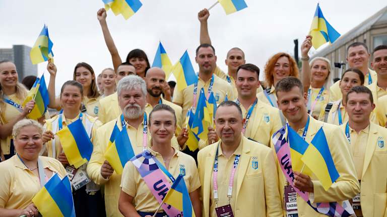 Svitolina a été médaillée de bronze à Tokyo et a dirigé une délégation de plus de 100 athlètes ukrainiens.