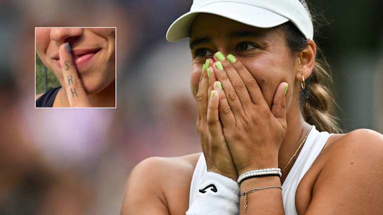 Le tatouage « SHH » de Bouzas Maneiro envoie un message – et désormais son tennis aussi, après avoir remporté son premier match du tableau principal d'un Grand Chelem mardi.
