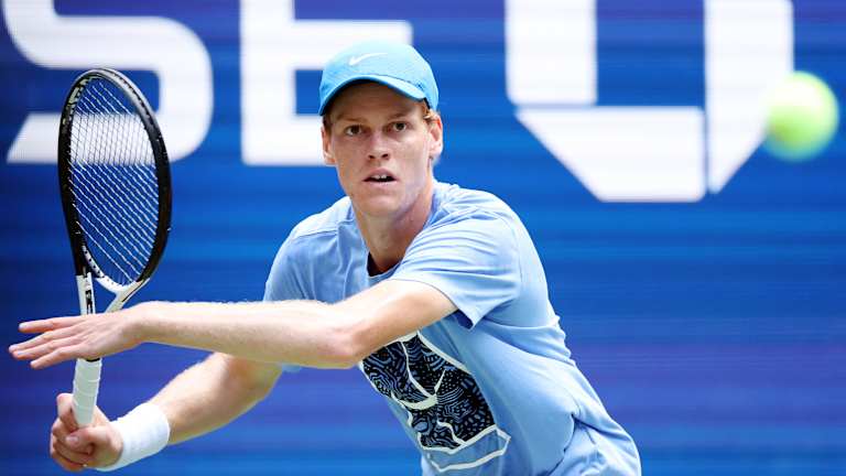L'année dernière, Sinner avait été éliminé en huitièmes de finale par Zverev après avoir perdu un match en cinq sets.