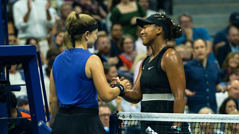 Muchova et Osaka ont opposé leurs styles opposés dans un match du deuxième tour en dents de scie qui semblait pouvoir aller dans l'autre sens, jusqu'au dernier coup brusque et raté d'Osaka.