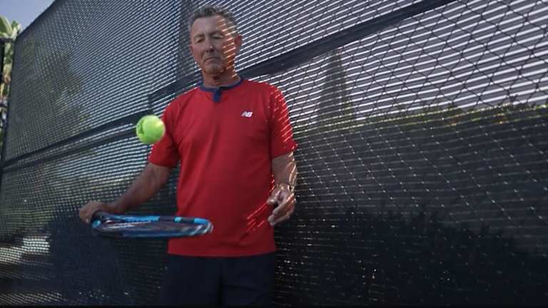 L'entraîneur de tennis américano-mexicain Angel Lopez a été entraîné par Pancho Segura dans sa jeunesse.