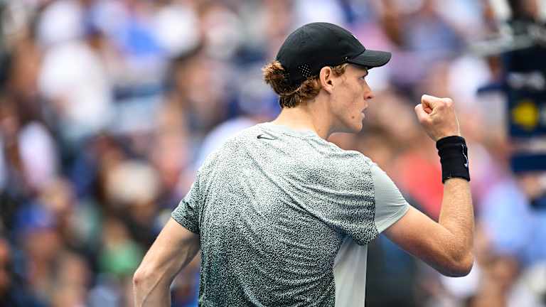 Sinner a fait preuve d'un sang-froid exceptionnel au cours de ces deux semaines à New York, ne perdant que deux sets en route vers son deuxième titre du Grand Chelem.