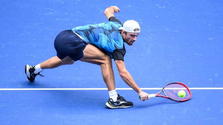 Machac vise à remporter son premier titre ATP, après s'être qualifié pour sa première finale à Genève en mai.