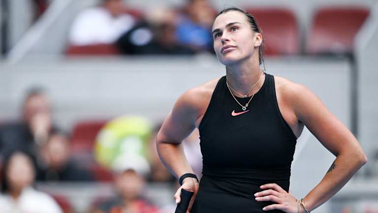 Sabalenka menait 4-2 au troisième set contre Muchova à Pékin vendredi avant que la Tchèque ne remporte les quatre derniers matchs consécutifs.