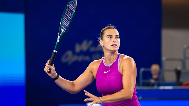 Sabalenka a frappé 33 vainqueurs pour 12 fautes directes en trois sets avec Putintseva, améliorant ainsi sa fiche à 13-0 au Dongfeng Voyah Wuhan Open.