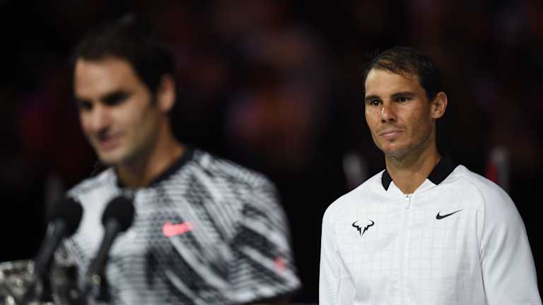 Après les quatre premiers sets nets et mouvementés, Nadal a marqué une percée pour prendre une avance de 3-1 au cinquième. Mais Federer était déterminé à continuer à pousser, à rester fidèle à ses objectifs stratégiques.