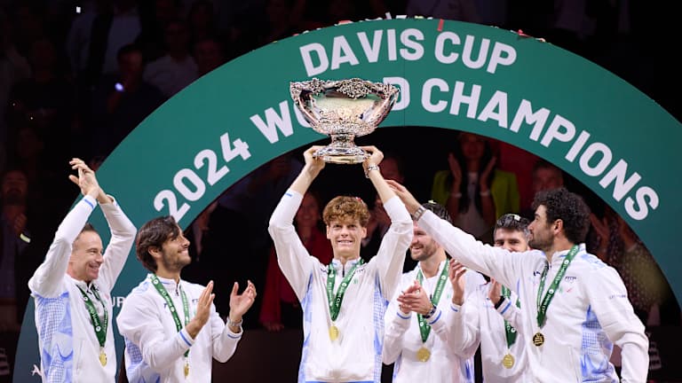 Le dernier pays à avoir participé consécutivement à la Coupe Davis était la République tchèque en 2012-13.
