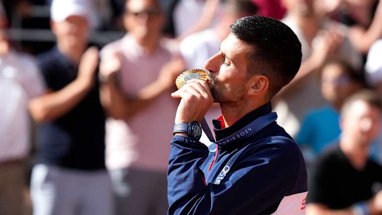 Cette année à Paris, Djokovic est devenu le premier homme à remporter la médaille d'or en simple SANS PERDRE UN SET depuis le retour du tennis aux Jeux olympiques en 1988.
