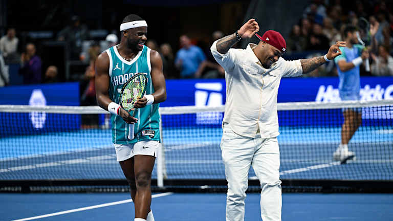 ... et le légendaire receveur des Panthers Steve Smith Sr. pour se rallier à l'Espagnol.