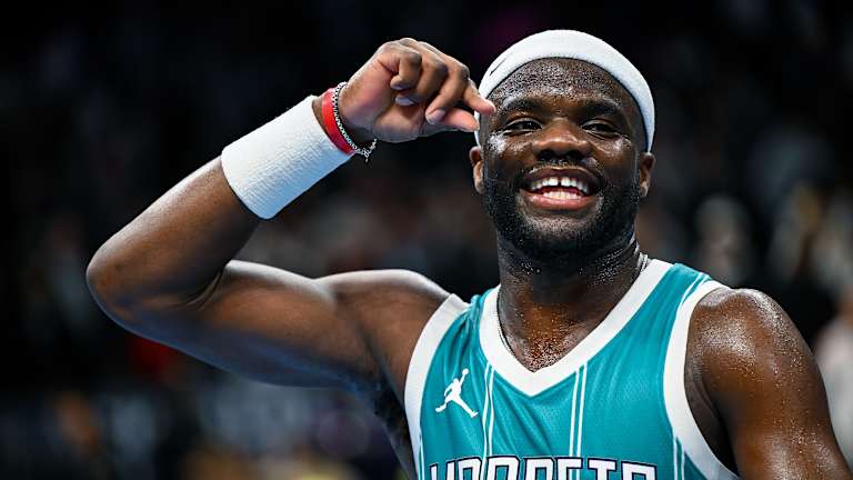 Mais Tiafoe a eu le dernier mot en sauvant une balle de match avant de remporter la victoire 5-7, 6-1 (11-9).