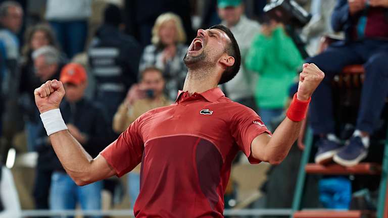 Cette victoire était la 369e de Djokovic en Grand Chelem et il a brisé son égalité avec Federer avec sa prochaine victoire, contre Francisco Cerundolo.