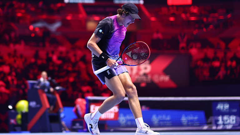 Joao Fonseca — Raquette : Yonex VCORE 98, Vêtements : On, Chaussures : Sur le Roger Pro 2