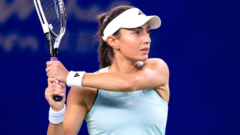 Avanesyan a fait ses débuts sur la tournée en 2022, a atteint le Top 100 en 2023 et le Top 50 en 2024.