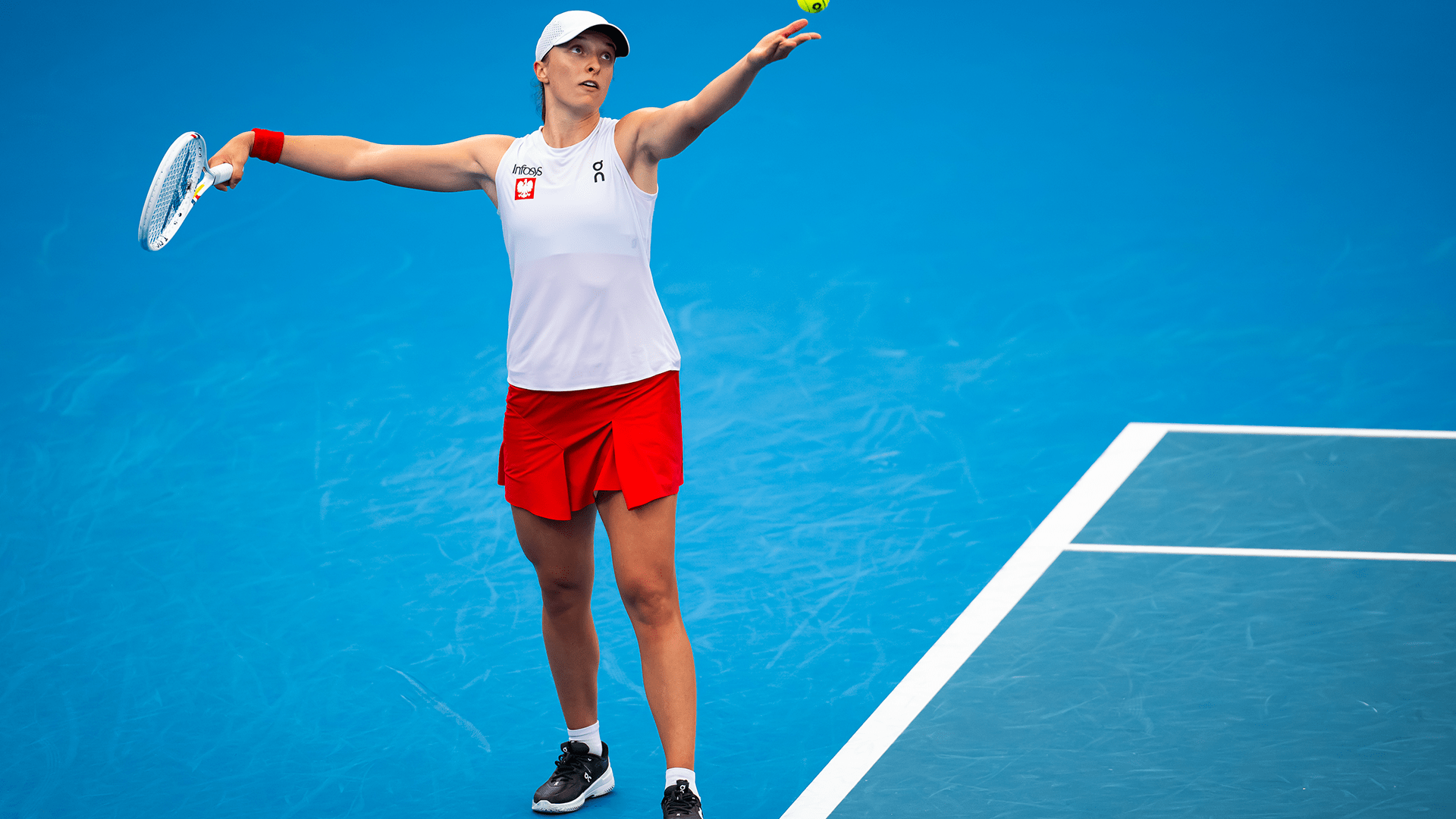 Iga Swiatek mène la Pologne en finale de la United Cup avec sa victoire sur Elena Rybakina