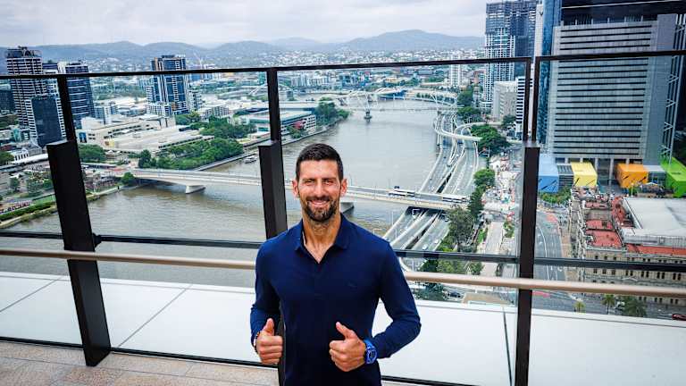 Djokovic profite de sa première visite à Brisbane depuis 2009, lorsqu'il avait perdu contre Ernests Gulbis à ses débuts.