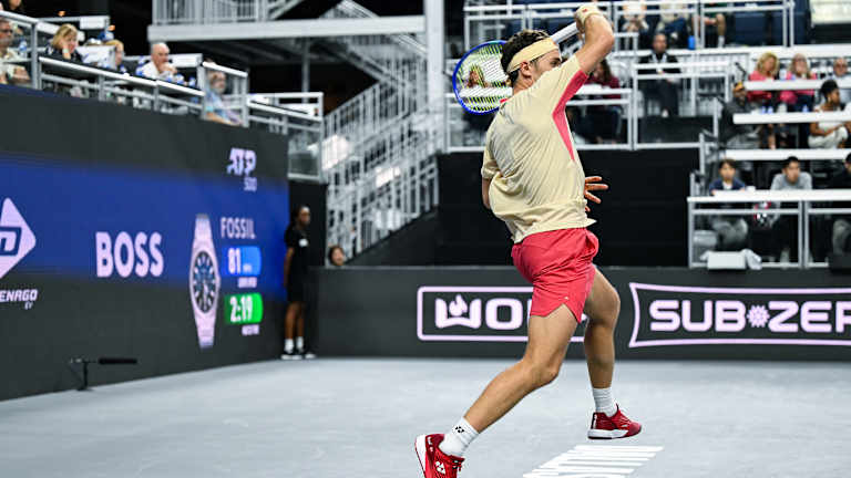 Ruud est 2-0 contre Shapovalov, mais dimanche marque leur première rencontre loin de Clay.