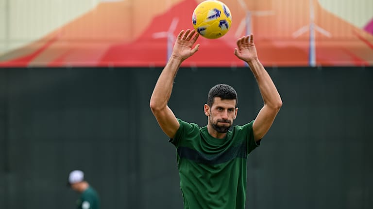 Les balles de football sont un spectacle courant chez Indian Wells, avec des mini buts installés à proximité.
