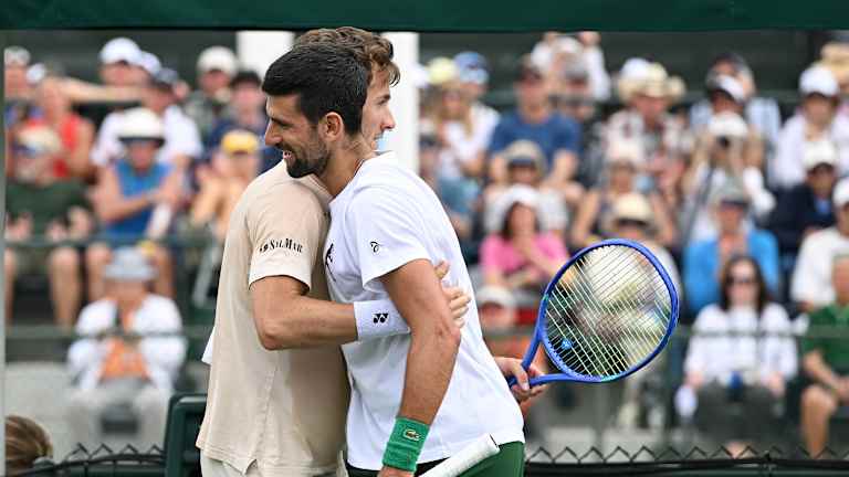 Casper Ruud a échangé des terrain et des plaisanteries avec la star serbe.