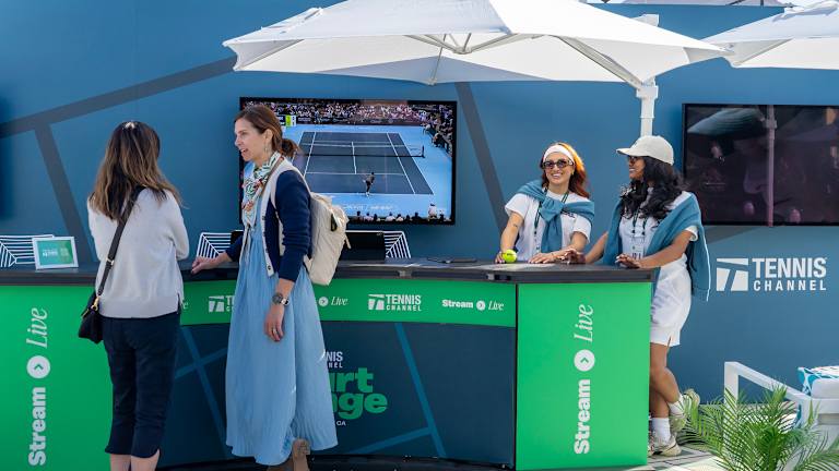 Certains événements de tennis, comme la bataille des légendes de la semaine dernière entre Carlos Alcaraz et Frances Tiafoe de Porto Rico, ne sont disponibles que sur l'application de canal de tennis.