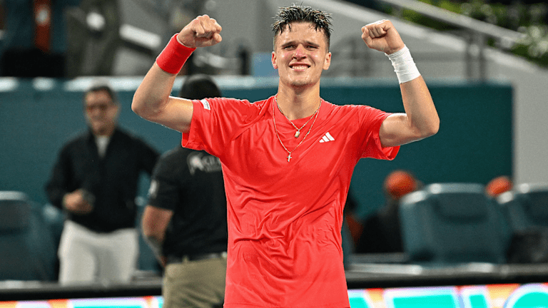 Mensik a augmenté de 30 places dans le classement ATP pour obtenir un sommet en carrière du n ° 24; Il est actuellement n ° 6 dans la course PIF à Turin.