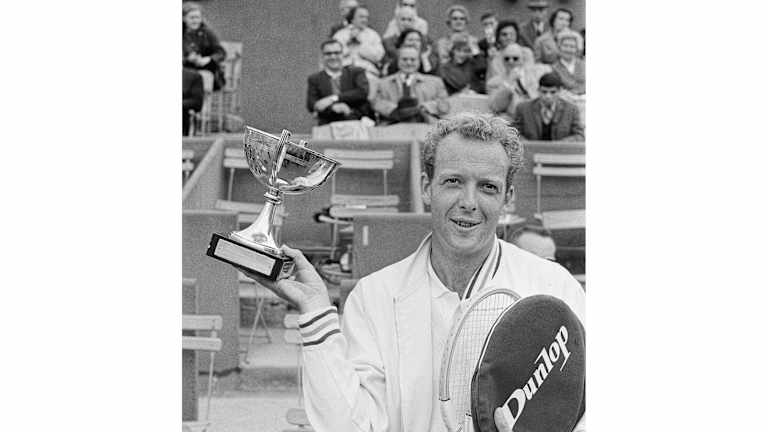 Tennis obit Stolle