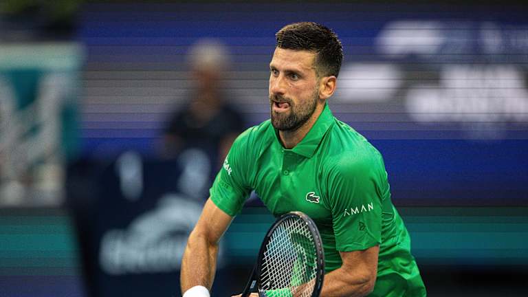Djokovic fait sa première apparition à Miami depuis 2019, la première année que l'événement a eu lieu dans son lieu actuel.