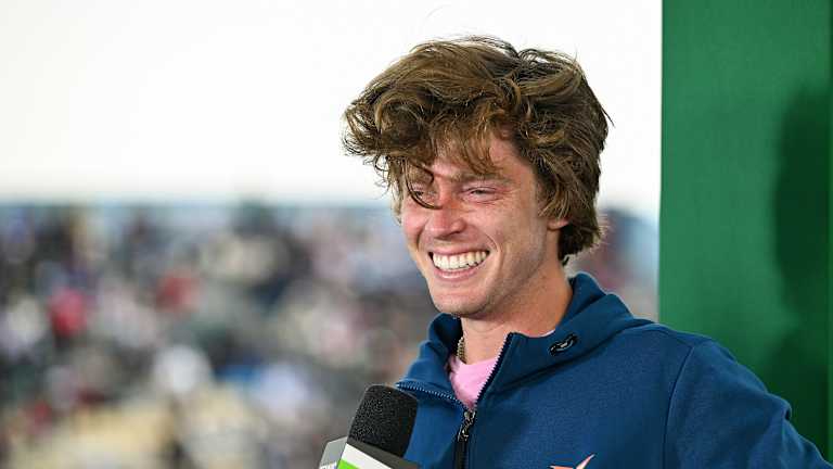 Rublev a pris le L dans la foulée, terminant finalement l'entretien après avoir changé de sujet.