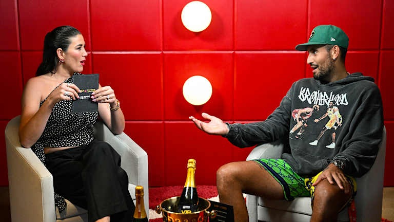 avec un autre animateur de talk-show Nick Kyrgios ...