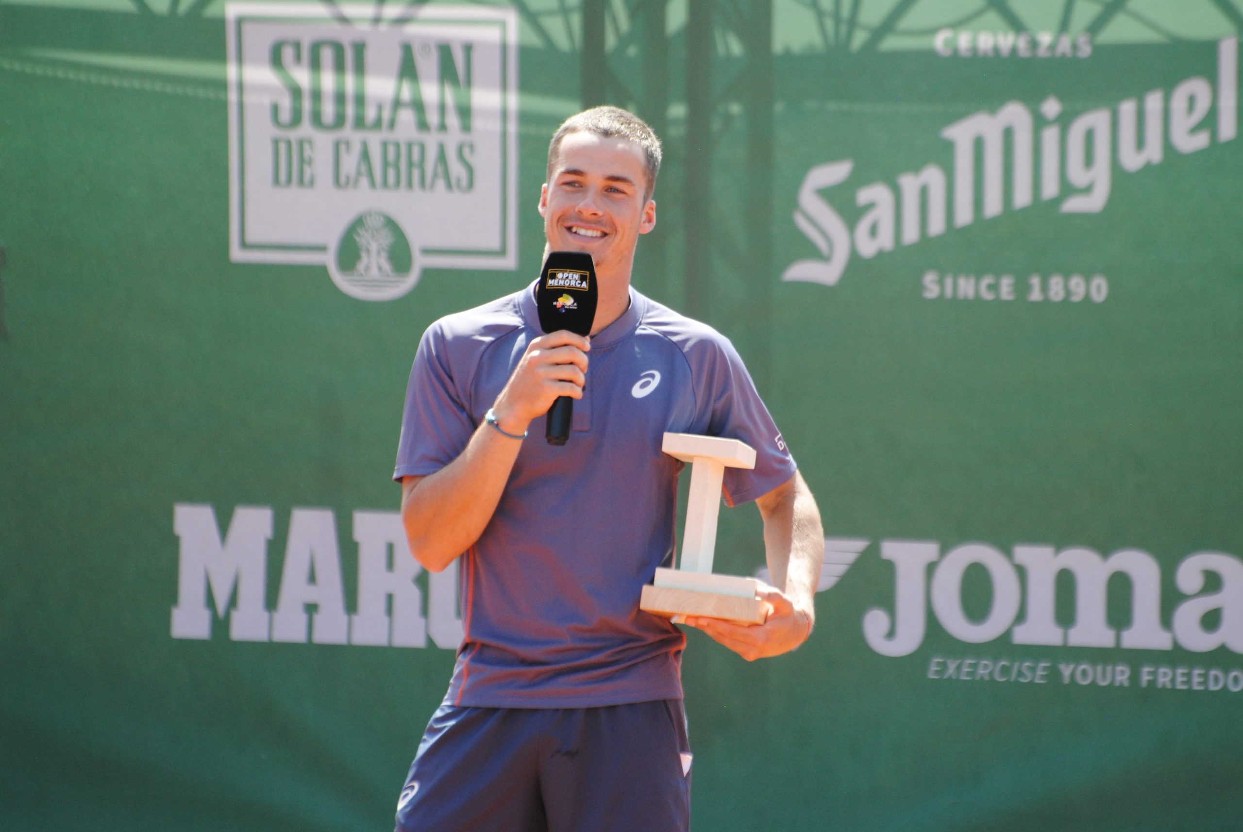 Drame, Sunshine and a Breakout Star: Vilius Gaubas remporte les débuts ...