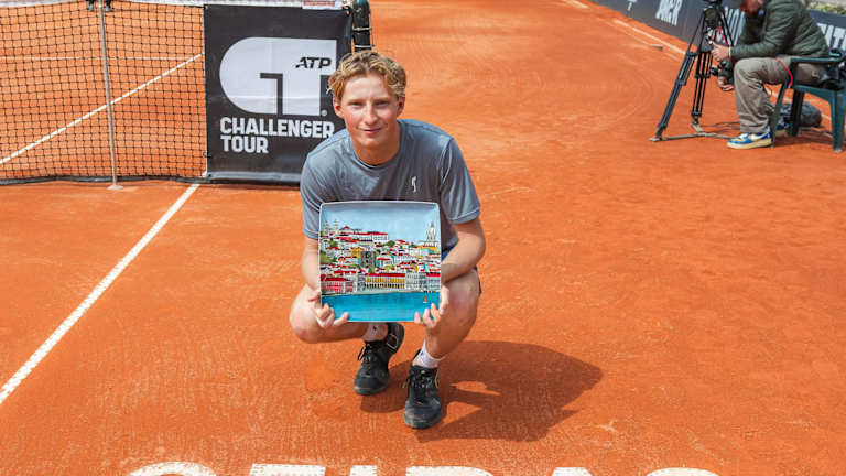 Elmer Moller a remporté l'Open d'Oeiras de cette année - décevant trois des quatre premières têtes de série du tournoi en cours de route.