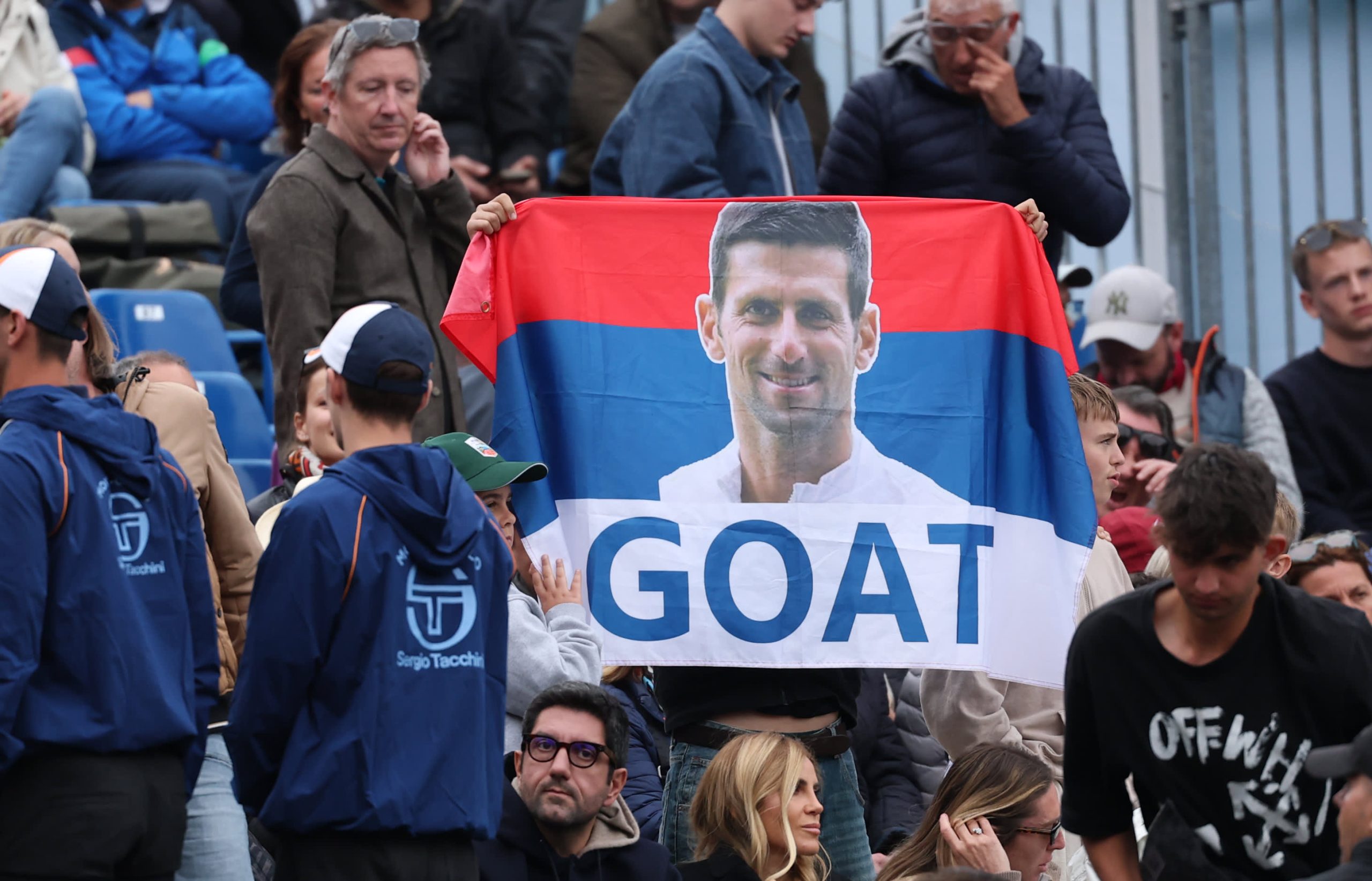 Novak Djokovic revient à Madrid à la recherche de son 100e titre de niveau de tournée