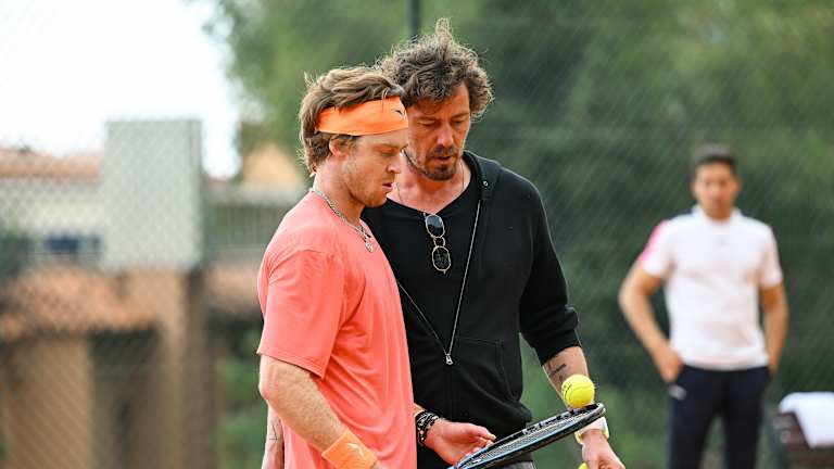 Le premier match de tournée de Rublev et Safe ensemble arrivera mardi ou mercredi à Monte Carlo.
