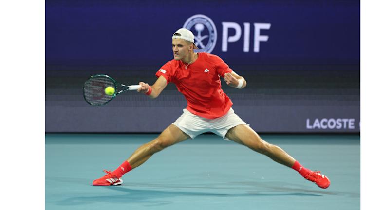 Le champion de Miami Open, Jakub Mensik, participe à l'Ubersonic 5.