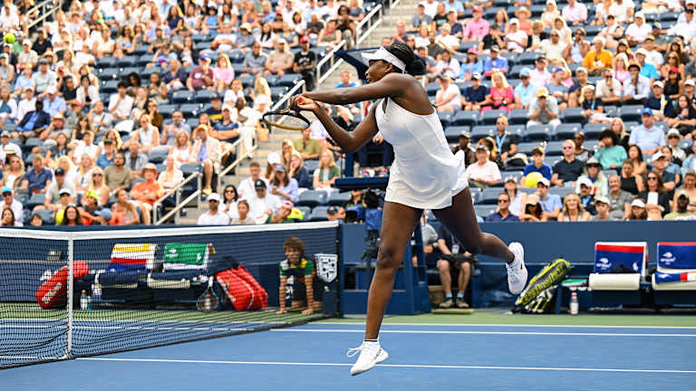 Vénus Williams a fait son 10e apparition en double ouverte aux États-Unis - et d'abord sans sœur Serena en tant que partenaire.