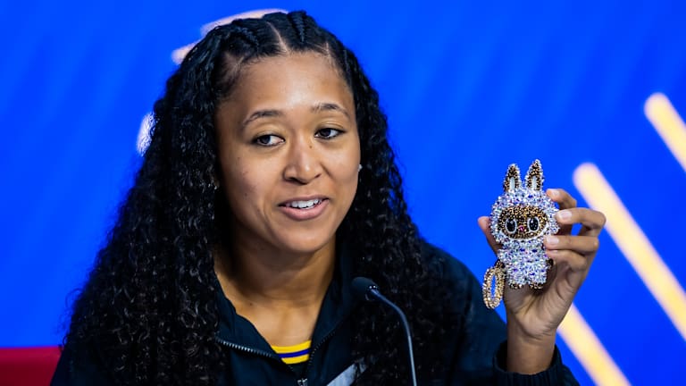 Osaka montre qu'Althea Glitterson, une figurine «Labling» inspirée de Labubu par le studio A-Morir de New York.