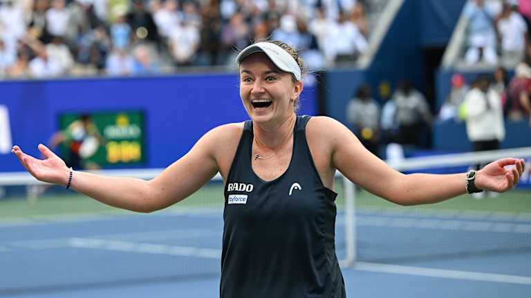 Krejcikova a sauvé huit points de match contre Taylor Townsend pour atteindre son deuxième quart de finale en simple américain.