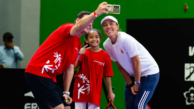 Temps de selfie avec Jessica Pegula, qui s'est qualifiée pour sa quatrième finale WTA consécutive.