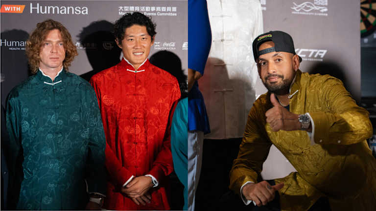 Les joueurs ont porté des vestes Tang de style chinois lors de la fête de bienvenue.