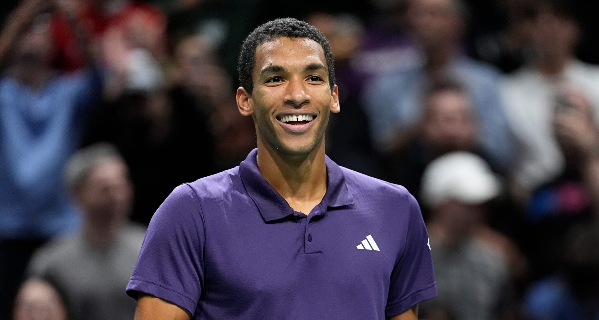 Félix Auger-Aliassime se qualifie pour la finale de l'ATP après la ...