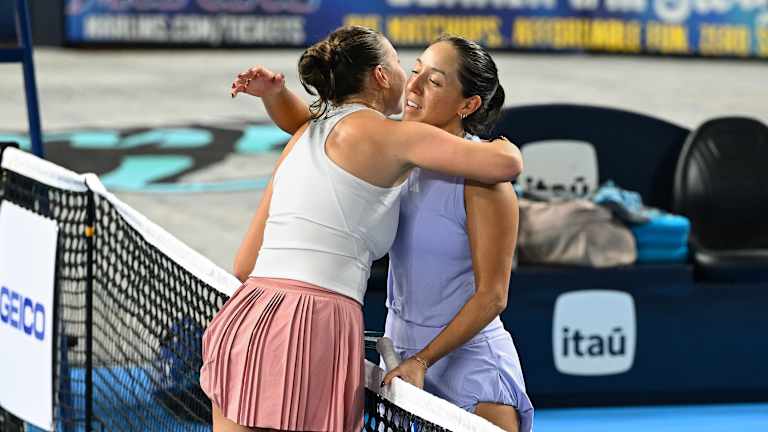 La favorite locale Anisimova a battu Pegula, 6-2, 7-5.