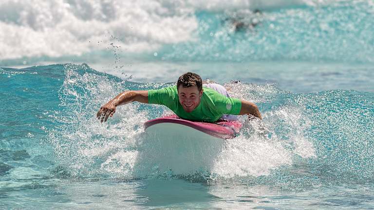 Au parc à vagues URBNSURF, le surf était définitivement au rendez-vous pour Casper Ruud et ses compatriotes norvégiens.