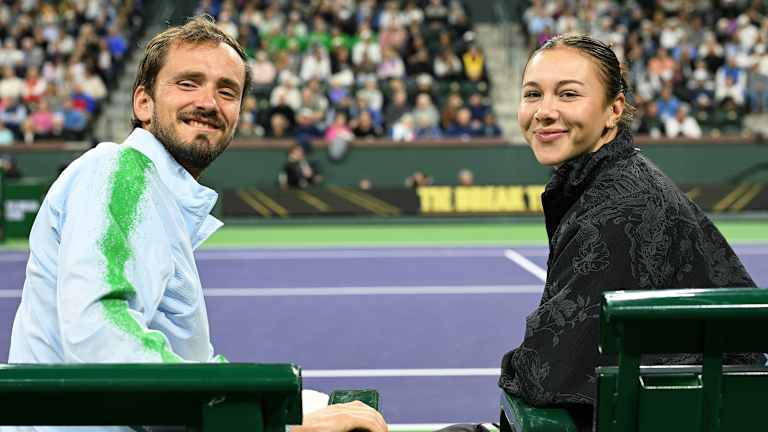 Medvedev et Anisimova reviennent tous deux, mais avec des partenaires différents.