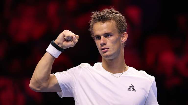 Van Assche a participé aux finales ATP Next Gen 2023 et 2024.